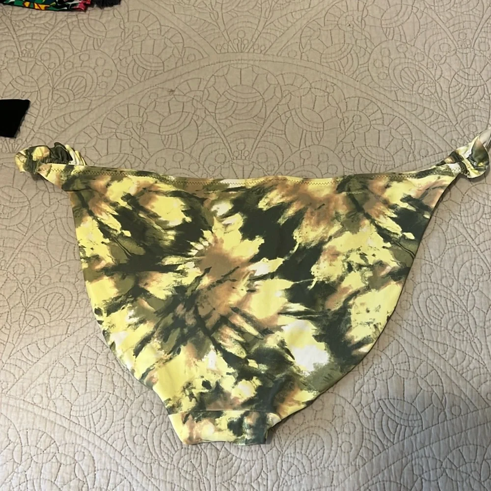 NEW! Bikini bottom - Picture 3 of 4